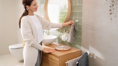 Kalia-sklep.pl - tesa_Moon_White_Towel_Hook_40573_model_16x9_mood.jpg